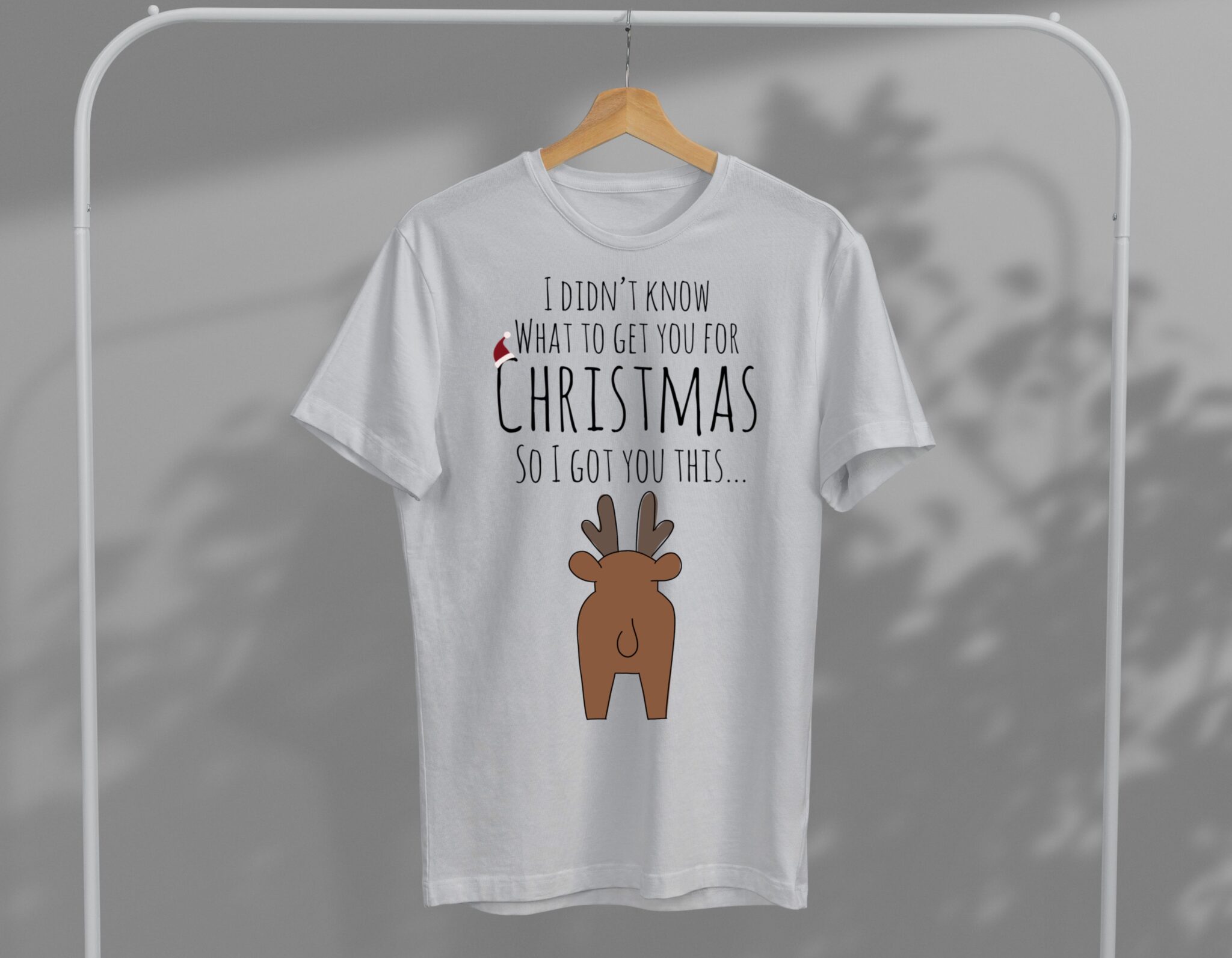 T-shirt Rudolph’s shiny bum - Crafty Badger